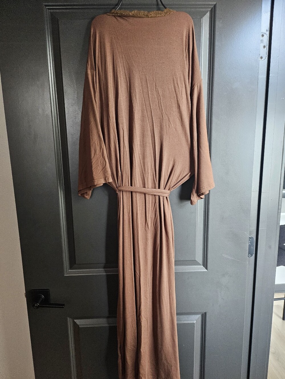 Brown Robe - Picture 5 of 6
